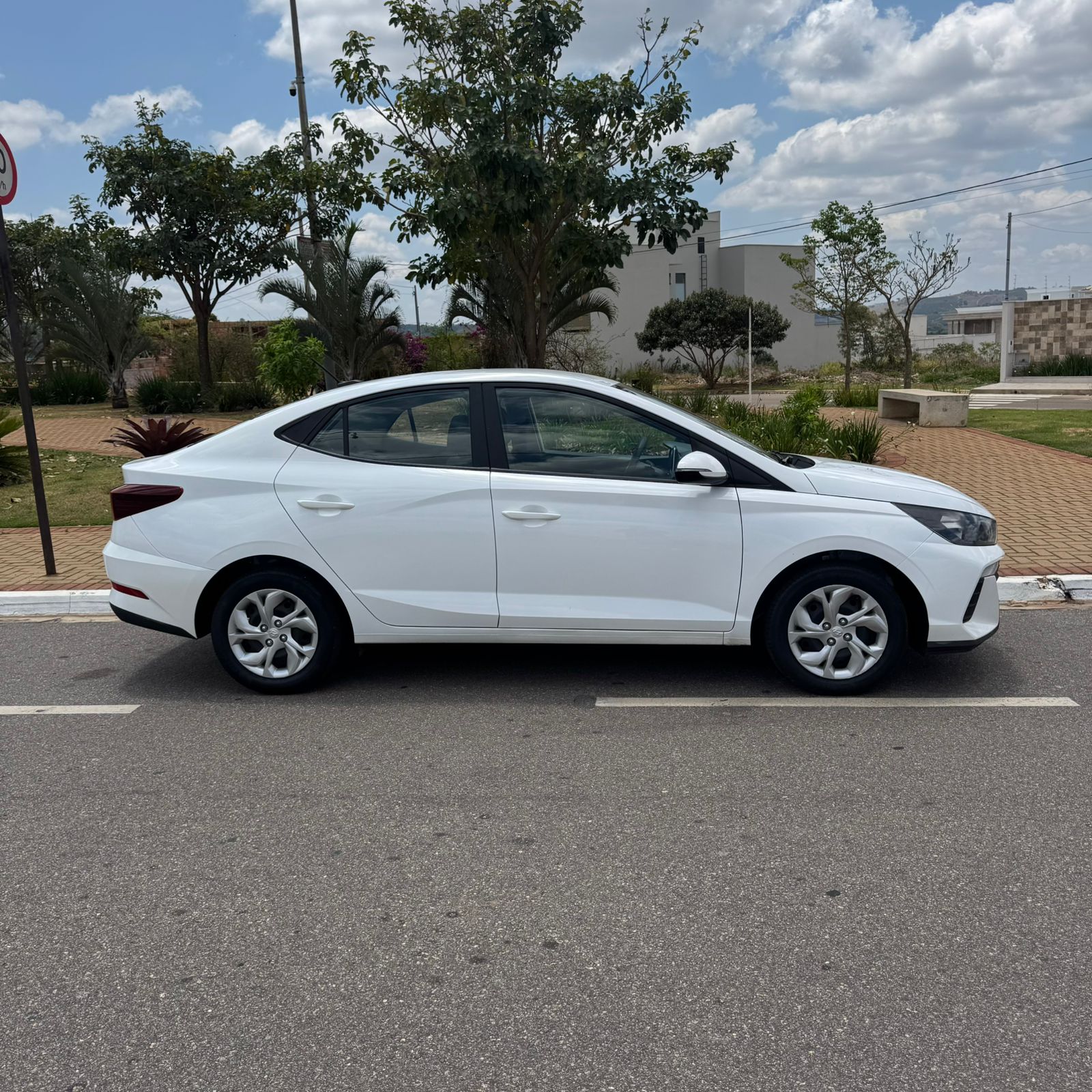 Hyundai HB20S Comfort 1.0 2023 - Miniatura 7