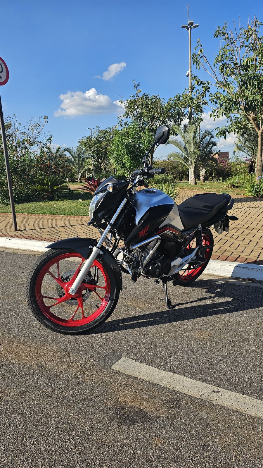 Honda CG 160 Titan Ed. Esp. 40 anos 2023 - Miniatura 2