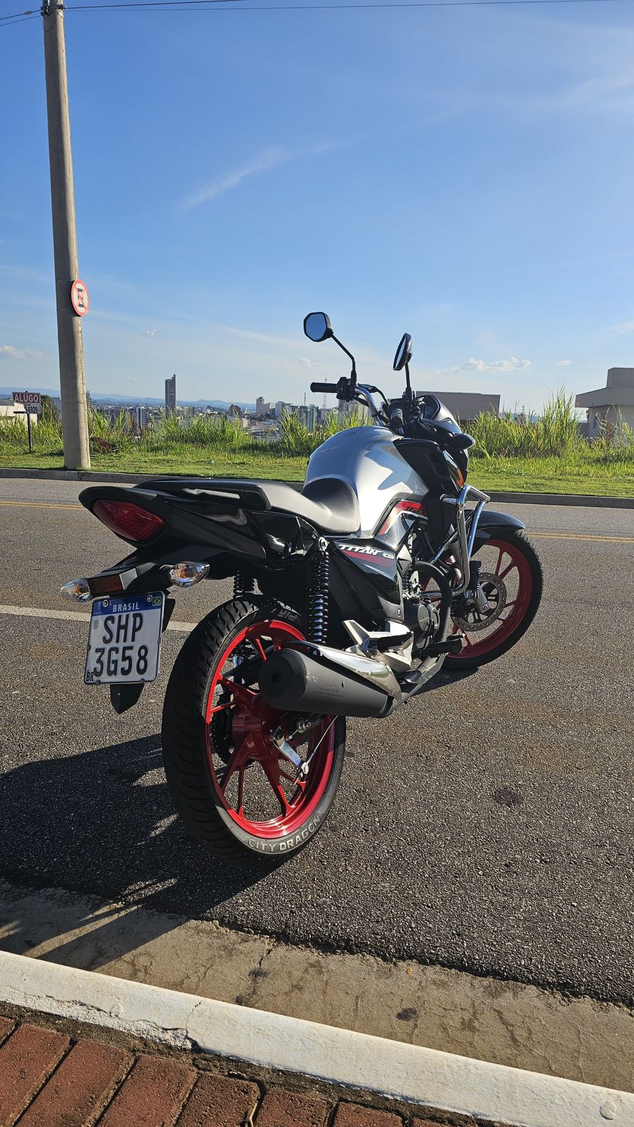 Honda CG 160 Titan Ed. Esp. 40 anos 2023 - Miniatura 3