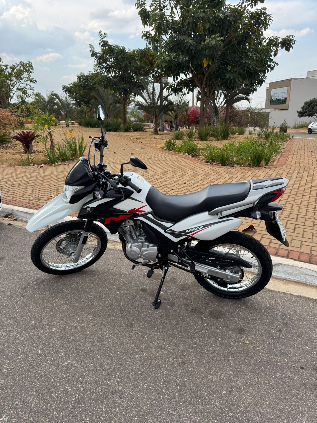 Honda NK 150 JTZ 2023 - Miniatura 10