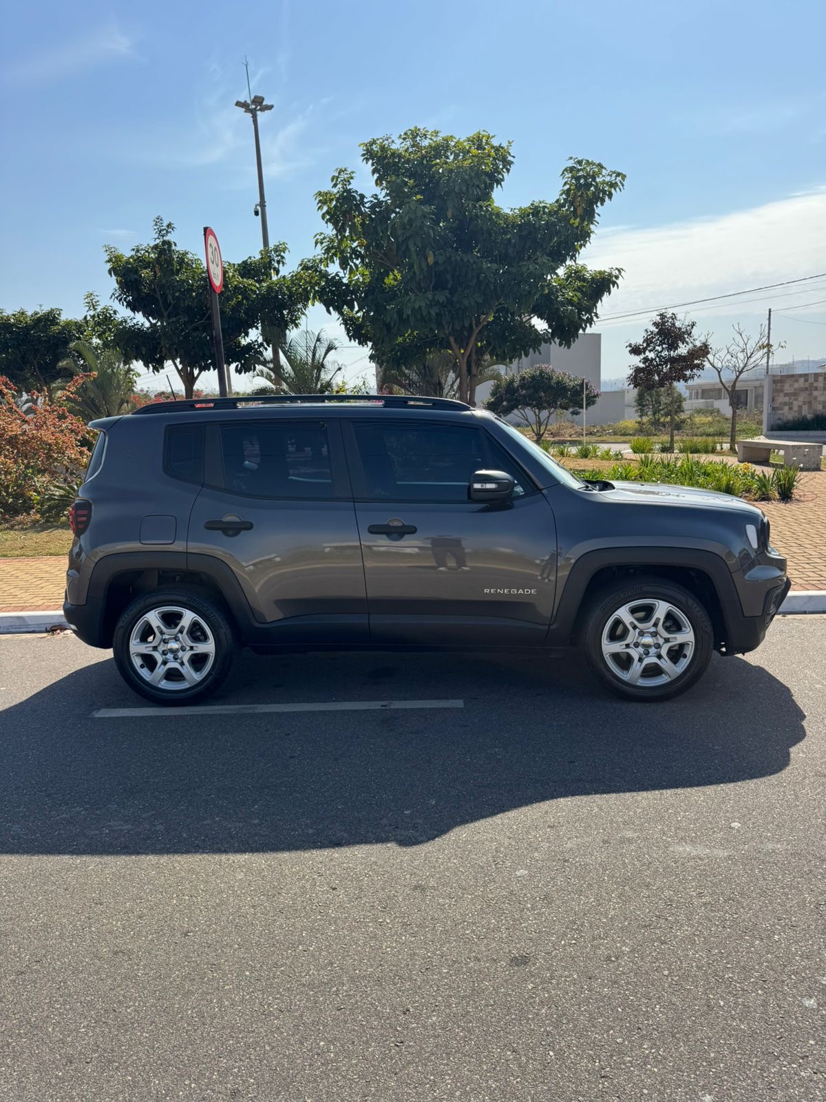 Jeep Renegade T270 Sport 1.3 Turbo 2023 - Miniatura 6