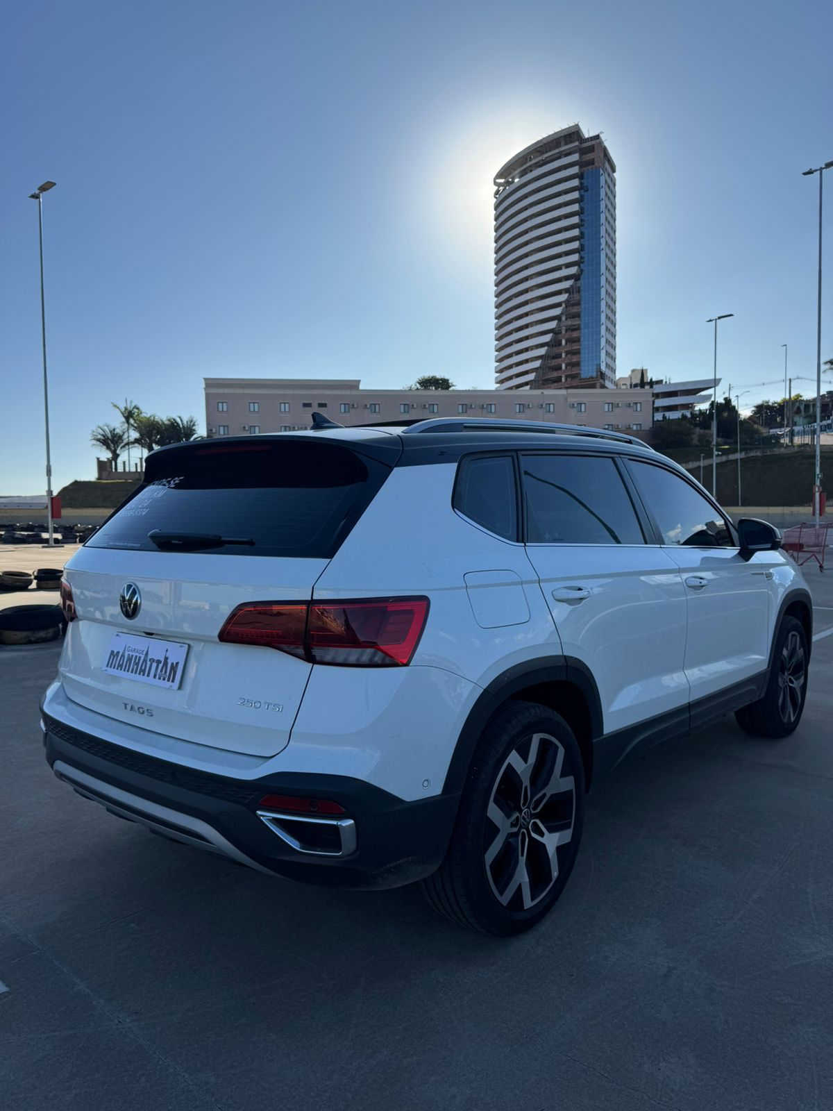 Volkswagen Taos Highline 250 TSI 2024 - Miniatura 3