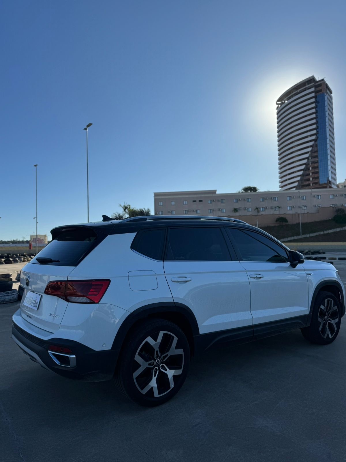 Volkswagen Taos Highline 250 TSI 2024 - Miniatura 13